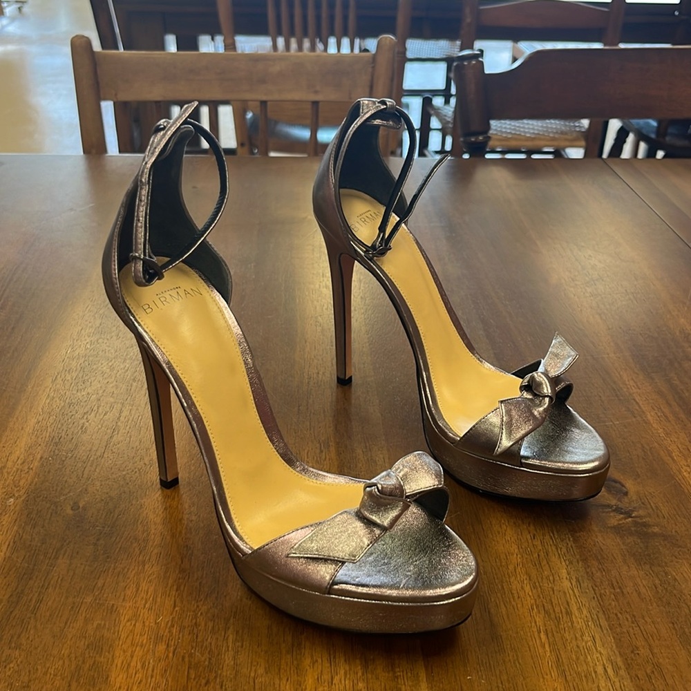 Alexandre Birman metallic platform heel.